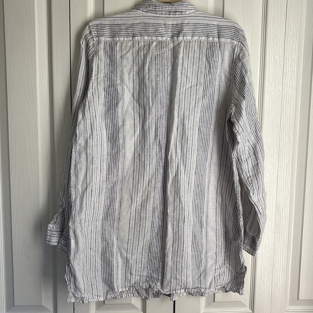 Garnet Hill Easy Linen Tunic. Button Down Blouse. Neutral. Size Medium. - Picture 4 of 7
